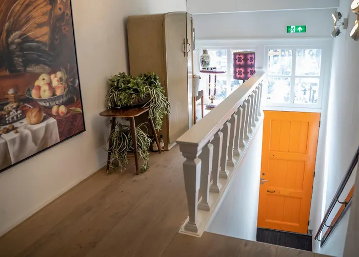 Gilly's Gallery Apartment